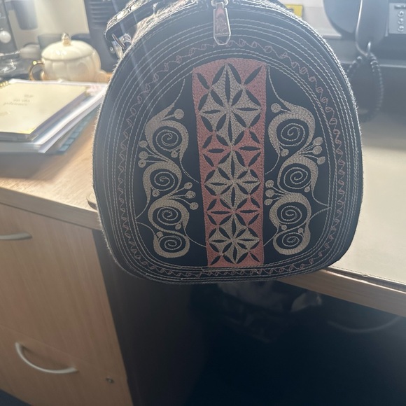 Banda Bag: Gusi Mini Weekender Bag - Picture 5 of 9